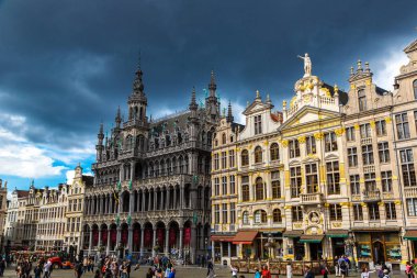 Brussels, Belçika - 16 Haziran 2016: The Grand Place güzel yaz günü Brüksel, Belçika üzerinde 16 Haziran 2016