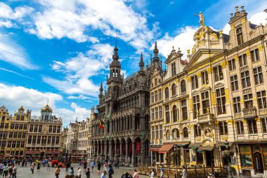 Brussels, Belçika - 16 Haziran 2016: The Grand Place güzel yaz günü Brüksel, Belçika üzerinde 16 Haziran 2016