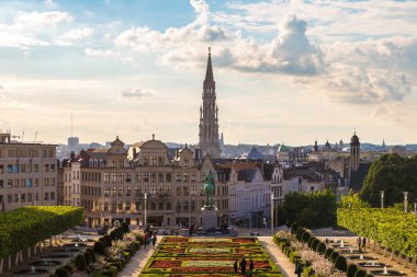 Brussels, Belçika - 16 Haziran 2016: Cityscape Brüksel'bir güzel yaz günü, Belçika