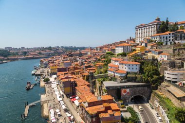 Porto, Portekiz - 12 Haziran 2016: Panoramik hava görünümünde Porto bir güzel yaz günü, Portekiz