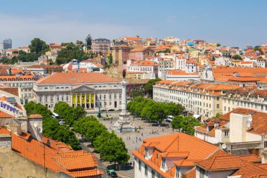 Lisbon, Portekiz - 12 Haziran 2016: Panoramik hava görünümünde Rossio Meydanı Lizbon bir güzel yaz günü, Portekiz