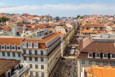 Lisbon, Portekiz - 12 Haziran 2016: Panoramik hava görünümünde Lizbon bir güzel yaz günü, Portekiz