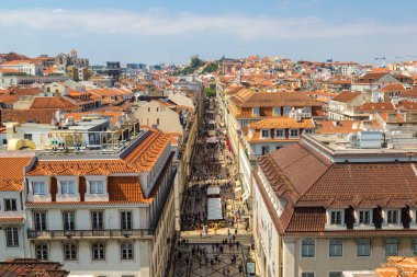 Lisbon, Portekiz - 12 Haziran 2016: Panoramik hava görünümünde Lizbon bir güzel yaz günü, Portekiz