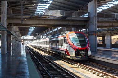 Cordoba, İspanya - 27 Haziran 2016: Tren istasyonunda bir güzel yaz günü, İspanya Cordoba