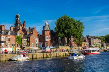 York, İngiltere - 25 Haziran 2016: Nehir Ouse York bir güzel yaz günü, İngiltere, Birleşik Krallık üzerinde 25 Haziran 2016 yılında North Yorkshire'deki / daki