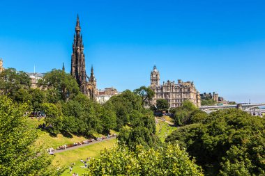 Edinburgh, İskoçya - 25 Haziran 2016: Walter Scott anıt Edinburgh güzel yaz gün, İskoçya, Birleşik Krallık