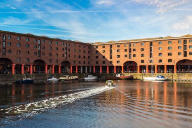 Liverpool, Büyük Britanya - 14 Haziran 2016: görünüm, Albert Dock Liverpool bir güzel yaz gün, İngiltere, Amerika Birleşik Devletleri