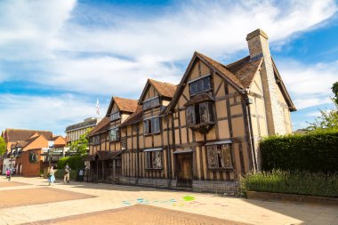 Stratford-Upon-Avon, İngiltere-15 Haziran 2016: William Shakespeare Doğum yeri bir güzel yaz günü, İngiltere, Amerika Birleşik Devletleri Stratford-upon-Avon Henley sokakta