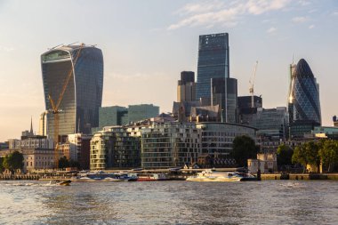 LONDON, UNITED KINGDOM - 14 Haziran 2016: Güzel bir yaz gününde Londra şehri, İngiltere, Birleşik Krallık