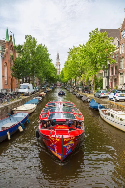Амстердам Нідерланди Червня 2016 Південна Церква Zuiderkerk Каналу Амстердамі Один — стокове фото