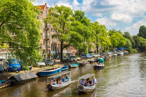 Amesterdão Países Baixos Junho 2016 Canal Amsterdã Belo Dia Verão — Fotografia de Stock