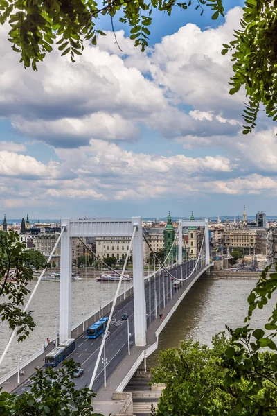 Budapest Hongarije Juli 2013 Elisabeth Bridge Hongaars Erzsebet Verborg Derde — Stockfoto