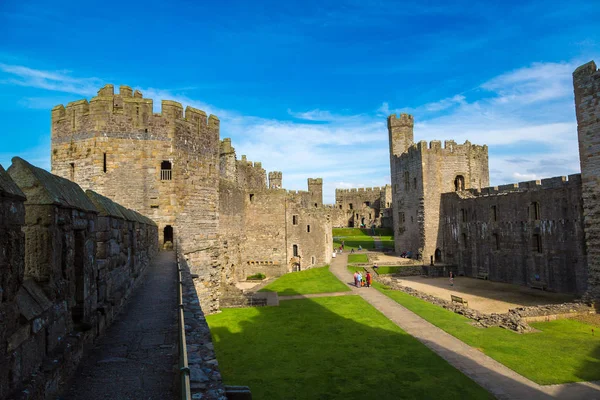 Caernarfon Wales Juni 2016 Caernarfon Castle Wales Vacker Sommardag Storbritannien — Stockfoto