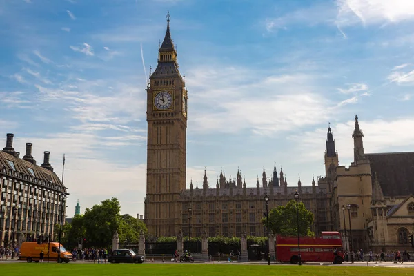 Londres Reino Unido Junho 2016 Tráfego Perto Parlamento Abadia Westminster — Fotografia de Stock