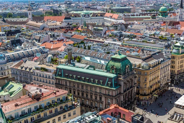 ウィーン オーストリア 2013年7月22日 屋根からのウィーンの街の眺め — ストック写真