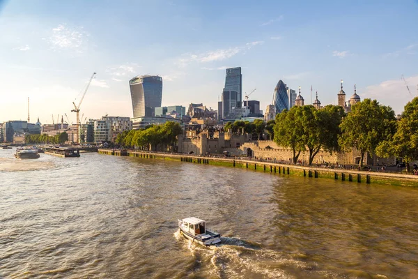 英国伦敦 2016年6月14日 美丽夏日的伦敦城市景观 — 图库照片