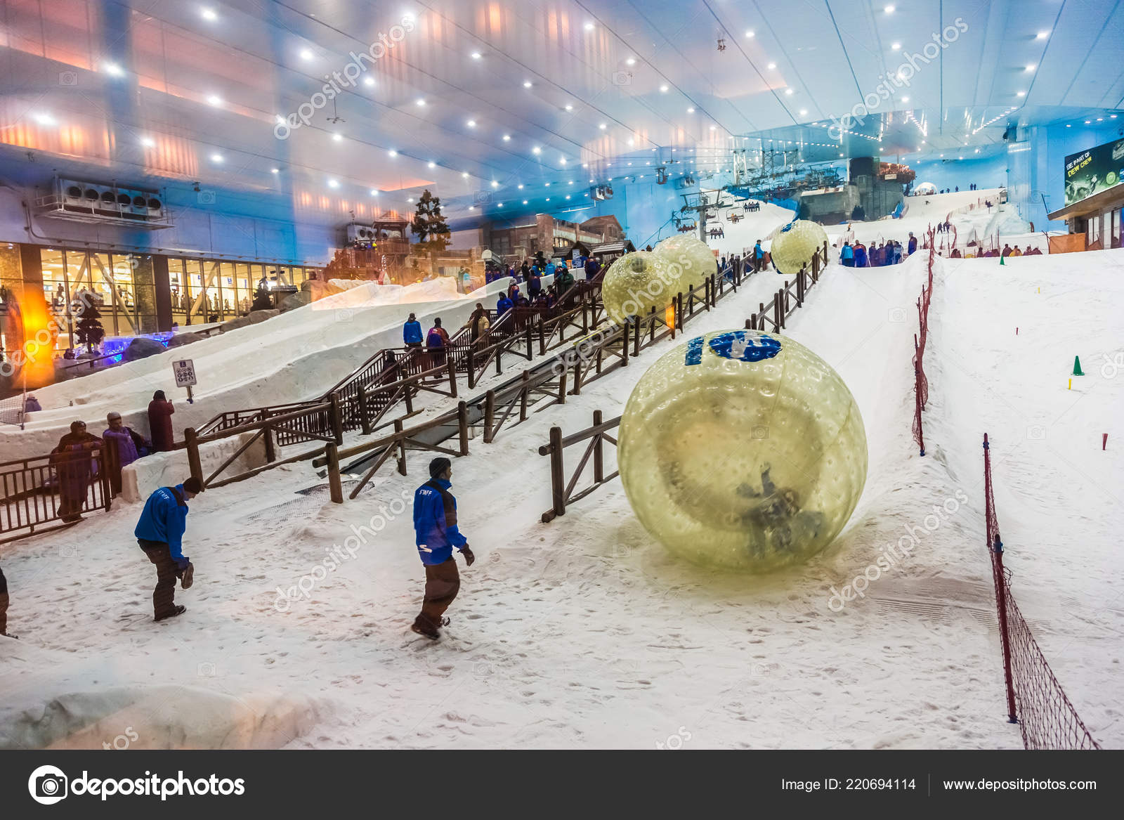 Lviv Ukraine July 2014 Ski Dubai Ski Dubai Indoor Ski Stock