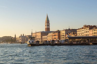 Venedik, İtalya, 12 Temmuz 2016: Bir yaz günü, Campanile di San Marco Venedik, İtalya