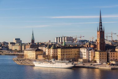 Stockholm, İsveç - 22 Mayıs: Gamla Stan, Stockholm eski bölümü güneşli bir günde, İsveç üzerinde 22 Mayıs 2017