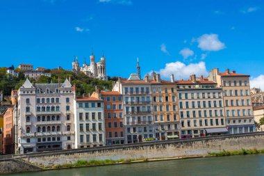 Lyon, Fransa - 25 Temmuz 2017: Cityscape Lyon, Fransa'da bir güzel yaz günü