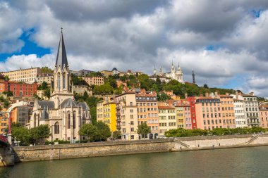 Lyon, Fransa - 25 Temmuz 2017: Cityscape Lyon, Fransa'da bir güzel yaz günü