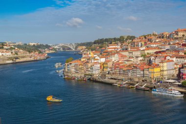 Porto, Portekiz - 12 Haziran 2017: Panoramik hava görünümünde Porto bir güzel yaz günü, Portekiz