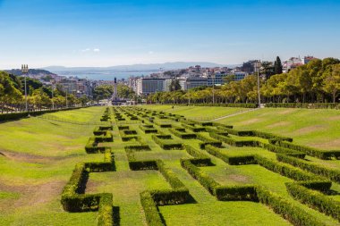 Lisbon, Portekiz - 12 Haziran 2016: Eduardo VII park Lizbon bir güzel yaz günü, Portekiz
