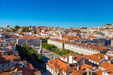 Lisbon, Portekiz - 12 Haziran 2016: Panoramik hava görünümünde Rossio Meydanı Lizbon bir güzel yaz günü, Portekiz
