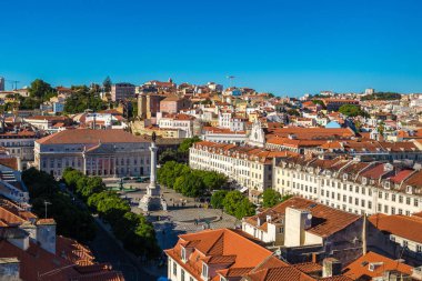 Lisbon, Portekiz - 12 Haziran 2016: Panoramik hava görünümünde Rossio Meydanı Lizbon bir güzel yaz günü, Portekiz