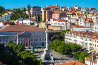 Lisbon, Portekiz - 12 Haziran 2016: Panoramik hava görünümünde Rossio Meydanı Lizbon bir güzel yaz günü, Portekiz