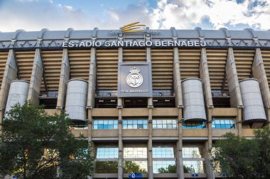 Madrid, İspanya - 25 Temmuz 2017: Madrid, İspanya bir güzel yaz günü, Real Madrid'in Santiago Bernabeu Stadyumu