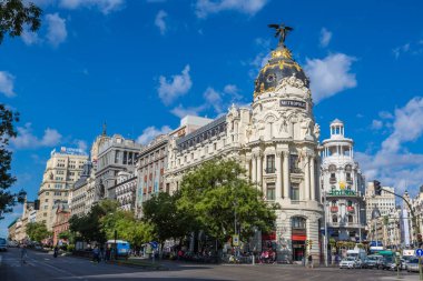 Madrid, İspanya - 11 Temmuz 2016: Metropol hotel de Madrid 11 Temmuz 2014 güzel yaz gününde, Madrid, İspanya