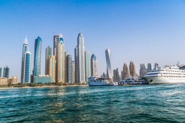 Lviv, Ukrayna - 27 Temmuz 2014: Modern binalar Dubai Marina, Dubai