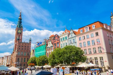 Gdansk, Polonya - 01 Nisan 2014: İnsanlar ziyaretçi 1 Nisan 2014 uzun sokakta Gdansk, Polonya