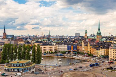 Stockholm, İsveç - 31 Temmuz 2013: Gamla Stan, Stockholm, İsveç eski kesiminde bir yaz günü içinde