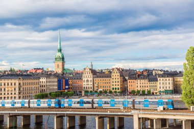 Stockholm, İsveç - 31 Temmuz 2013: Gamla Stan, Stockholm, İsveç eski kesiminde bir yaz günü içinde