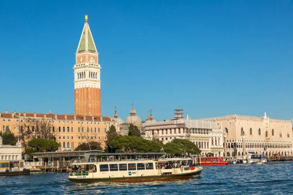 Venice Itália Julho 2016 Campanile San Marco Dia Verão Veneza — Fotografia de Stock