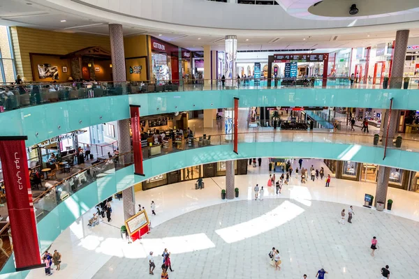阿拉伯联合酋长国 2012年11月14日 迪拜购物中心的购物者 — 图库照片