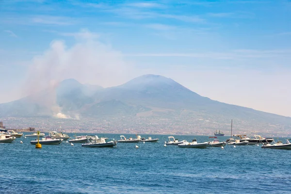 Naples Talya Temmuz 2017 Napoli Naples Yanardağı Vezüv Arka Planda — Stok fotoğraf