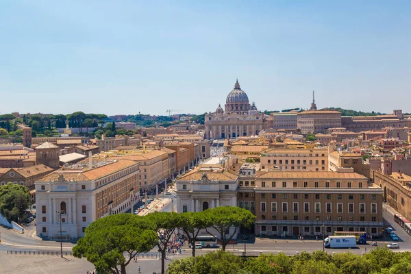 Rome Italië Juli 2017 Basiliek Van Peter Een Zomerdag Vaticaan — Stockfoto