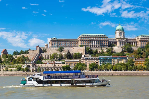 Budapešť Maďarsko Července 2017 Královský Palác Budapešti Maďarsku Krásné Letní — Stock fotografie