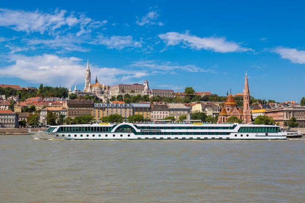 Budapešť Maďarsko Července 2017 Pohled Budapešť Řekou Dunaj Maďarsku Krásné — Stock fotografie