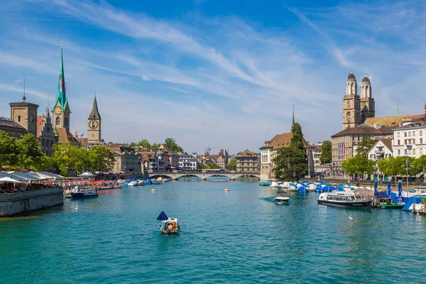 Zurich Suíça Julho 2017 Parte Histórica Zurique Com Famosas Igrejas — Fotografia de Stock