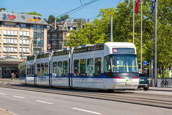 Цюрих Швейцария Июля 2017 Года Городской Трамвай Цюрихе Прекрасный Летний — стоковое фото