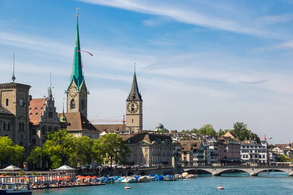 Zurych Szwajcaria Lipca 2017 Wieża Zegarowa Katedry Fraumunster Historycznej Części — Zdjęcie stockowe