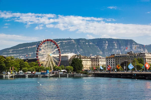 Geneva Switzerland July 2017 Ferris Wheel Geneva Beautiful Summer Day — Stock Photo, Image