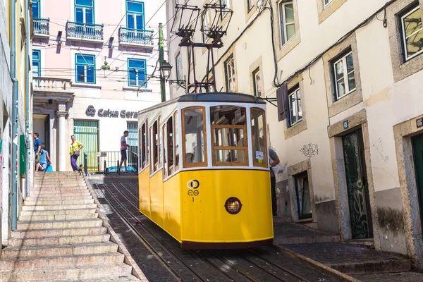 Lisboa Portugal Junio 2016 Funicular Gloria Centro Lisboa Hermoso Día — Foto de Stock