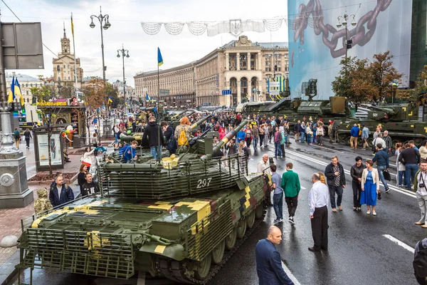 Kiev Ucrania Agosto 2017 Exposición Equipamiento Militar Kiev Hermoso Día — Foto de Stock