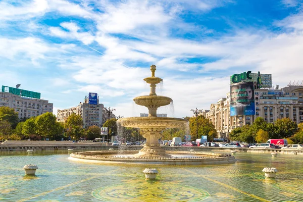 Bucharest Romania Agosto 2017 Fuente Central Bucarest Rumania Hermoso Día — Foto de Stock