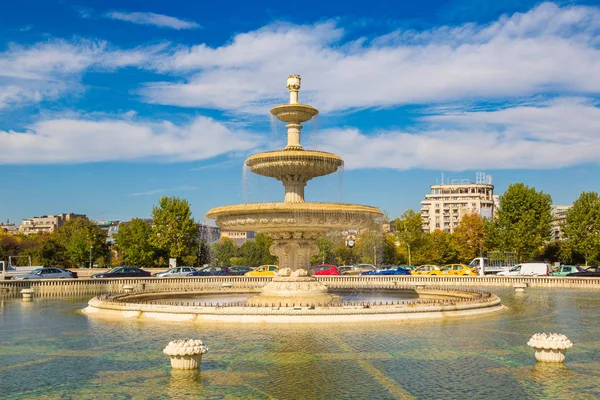 Bucharest Romania Agosto 2017 Fuente Central Bucarest Rumania Hermoso Día —  Fotos de Stock